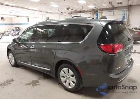 2018 Chrysler Pacifica Hybrid Limited z USA, uszkodzony, nr VIN 2C4RC1N72JR130895